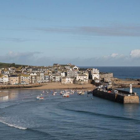 Stylish Two Bedroom Cottage - In Town Centre St Ives Екстериор снимка