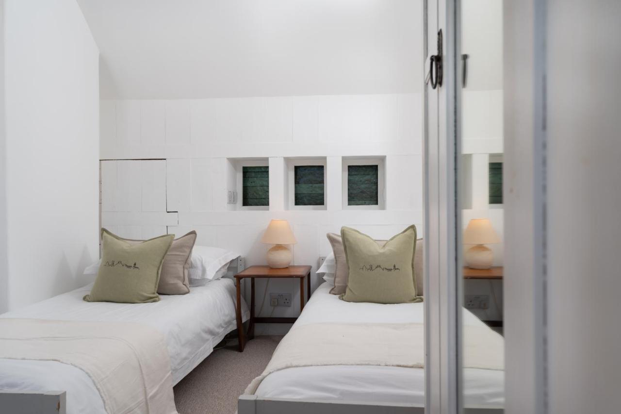 Stylish Two Bedroom Cottage - In Town Centre St Ives Екстериор снимка
